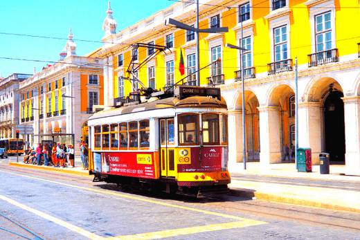 Explore lisbon  Hotel Roma Lissabon