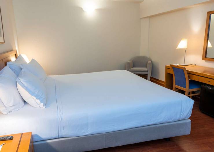 Dreibettzimmer  Hotel Roma Lissabon