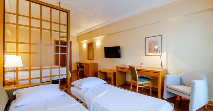 Quarto familiar Hotel Roma Lisboa Quarto familiar Hotel Roma Lisboa