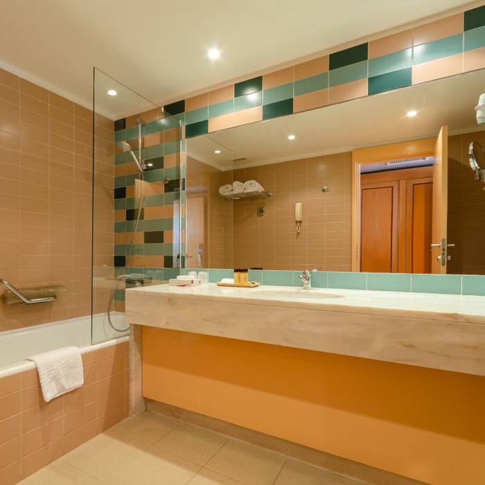 Bathroom  Hotel Roma Lisboa