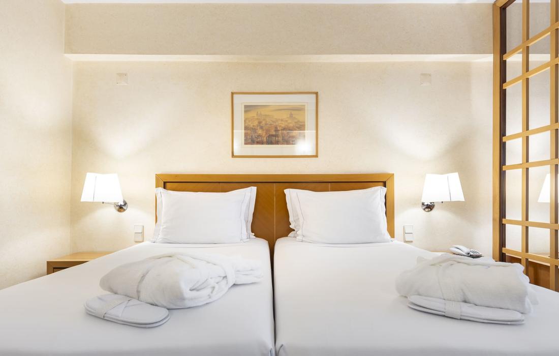 Habitación Doble Familiar Hotel Roma Lisboa Habitación Doble Familiar Hotel Roma Lisboa