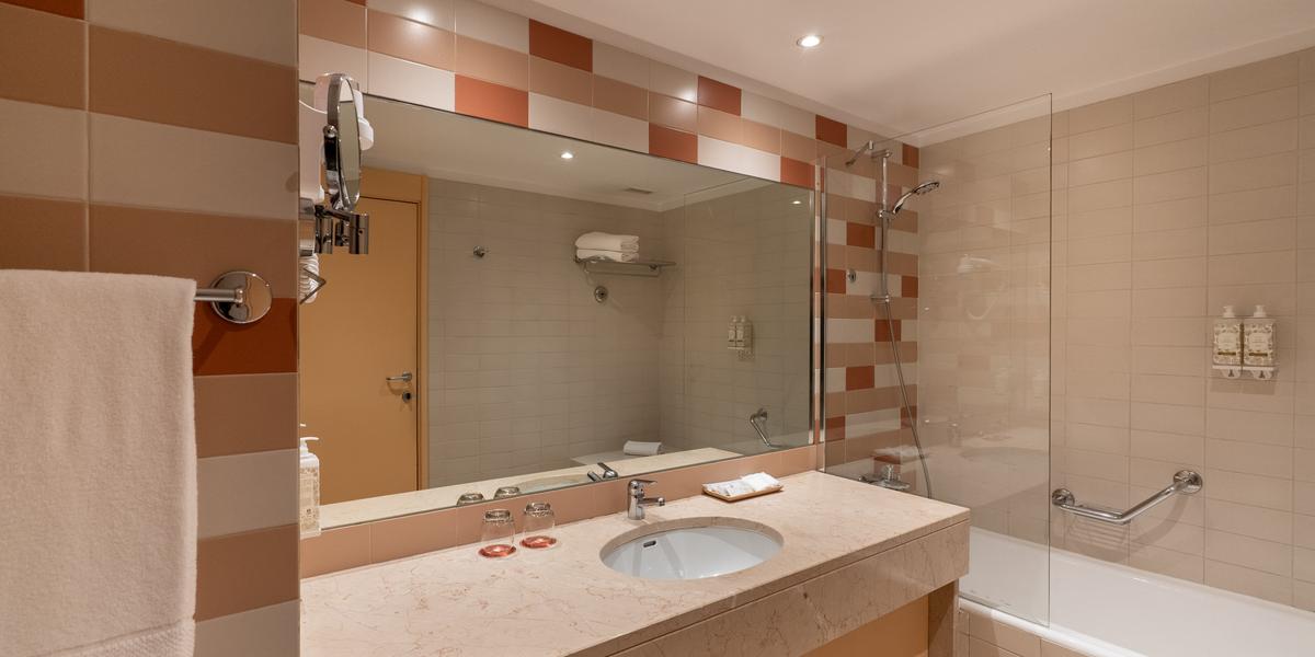 Habitación Doble Familiar Hotel Roma Lisboa Habitación Doble Familiar Hotel Roma Lisboa
